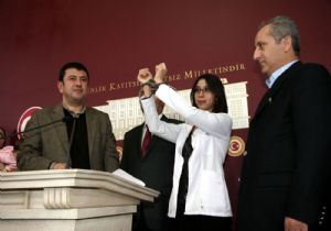 TUTUKLU ÖĞRENCİ YAKINLARU MECLİS TE